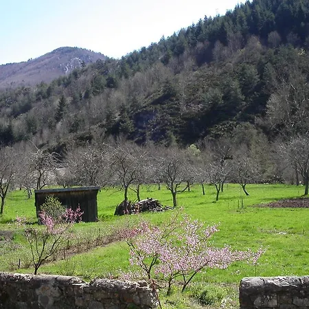 Deux-eaux * Saint-Martial (Ardeche)